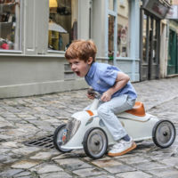 Ahora cualquiera puede tener su propio Peugeot 402, desde los 2 años de edad