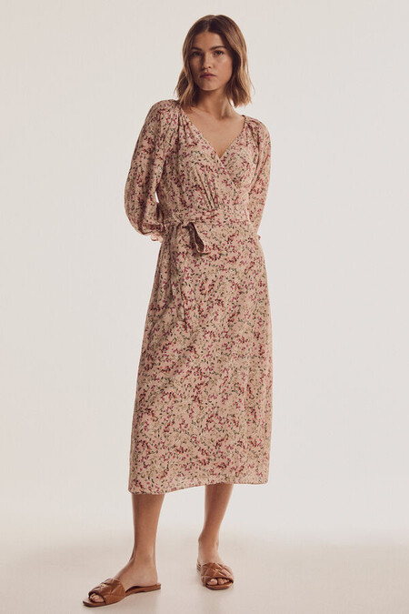 Vestido estampado escote pico Vestido estampado escote pico