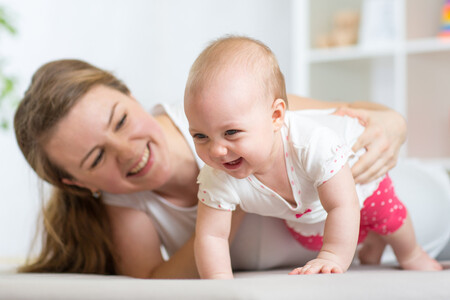 bebé y mamá