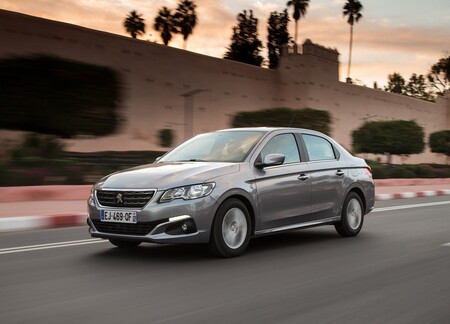 El Peugeot 301 2022 ahora es más seguro: la versión base recibe ESC y más airbags en México