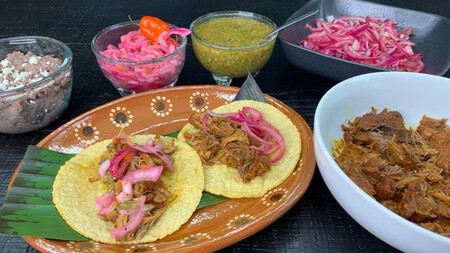 Cochinita pibil, panuchos y papadzules: el menú completo del 16 de septiembre en Yucatán