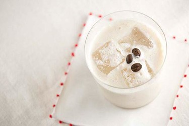 Acaba la comida de Navidad con un cóctel, el White Christmas Dream