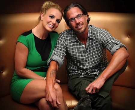 Britney Spears se muda con su churri y treinta y cuatro millones en el bosillo