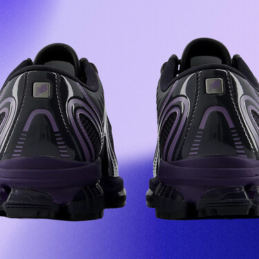 Las nuevas zapatillas de New Balance adoptan de los mocasines su principal característica en un modelo púrpura tan enigmáticos como la noche misma 