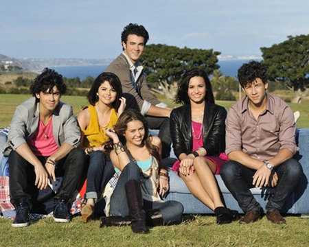 Los niños Disney presentan su vídeo "Send it On"