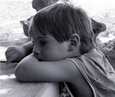 Creemos que los niños deben estar constantemente ocupados y estimulados. Pero el aburrimiento fomenta la creatividad e imaginación
