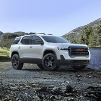 El GMC Acadia 2020 estrena motor turbo de 2.0 litros y un rostro más cuadrado