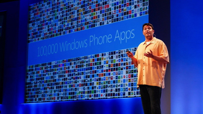 Terry Myerson en un evento de Windows Phone