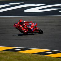 Marc Márquez lidera otro insípido paseo militar de Ducati al sprint en Mugello pese a una mala salida 