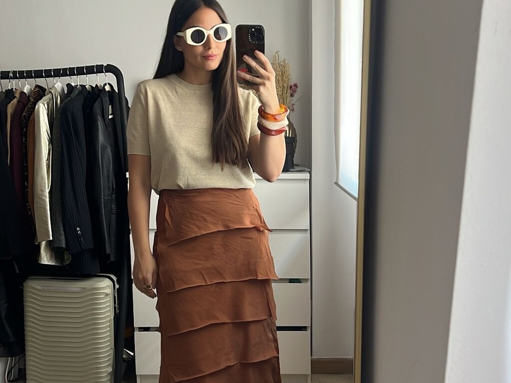 Cinco faldas midi de lo nuevo de Zara que marcarán las tendencias del otoño 2025: puro estilo desde 26 euros