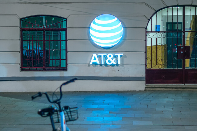 Telcel ya domina el espectro móvil en México; ahora AT&T quiere que la próxima licitación 5G no amplíe esa ventaja