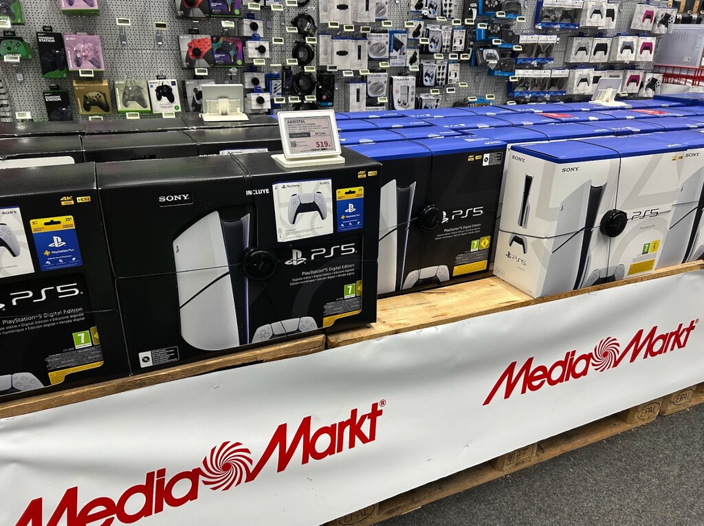 Esta PS5 Slim con descuento en el outlet de MediaMarkt protagoniza uno de sus mejores precios previos al Black Friday 