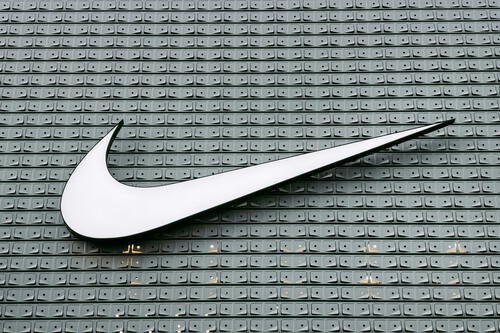 Súper Jueves en el outlet de El Corte Inglés: estrena zapatillas Nike al 50% de descuento  