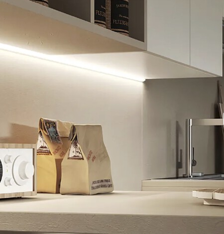Iluminación LED debajo de los armarios.