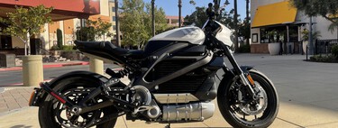 Las nuevas ayudas para comprar motos eléctricas restarán hasta el 15 % del IRPF, pero hay letra pequeña