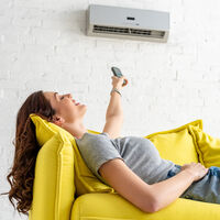 Encender el aire acondicionado a ratos es una idea malísima que ni ahorra ni refresca: así he conseguido gastar menos sin pasar calor 