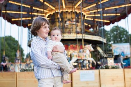 Niños en el parque temático