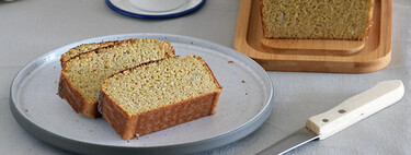 El bizcocho sin azúcar, delicioso y muy fácil, que puedes preparar para un desayuno rico en proteínas y bajo en hidratos 