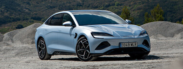 Tesla sigue siendo la marca que más coches eléctricos vende en el mundo, pero 2025 huele a sorpasso