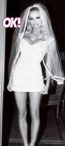 Dicen que Pamela Anderson se casó vestida así