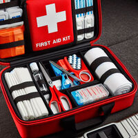 Cúrate en salud con un botiquín de primeros auxilios para el coche: en Amazon los tienes por menos de 20 euros