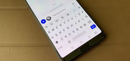 Gboard está recibiendo una nueva función en un número limitado de usuarios: llegan las sugerencias de GIF's y stickers