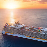 Un millonario lleva 25 años viviendo de crucero en crucero: su mayor problema no es ni el dinero ni que lo conozcan como Super Mario 