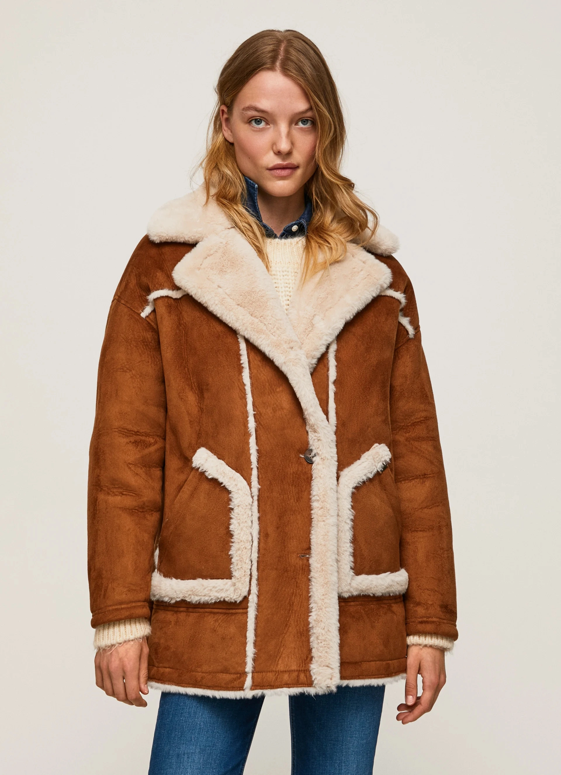 ABRIGO ESTILO SHEARLING