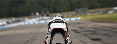 Hay una moto eléctrica a la que le han hecho un enorme agujero en medio con un objetivo: superar los 450 km/h