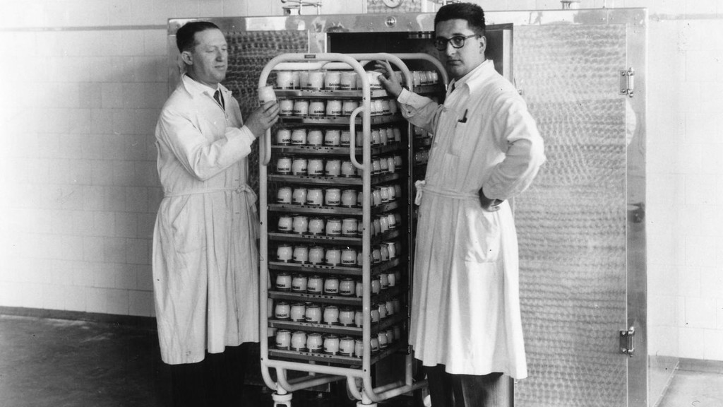La historia desconocida de Danone: la empresa que sobrevivió a seis guerras y logró llevar el yogur a los supermercados