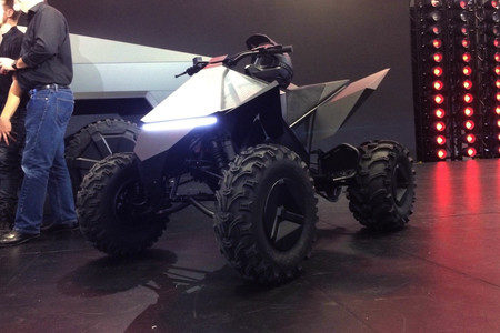 Tesla ha anunciado un quad eléctrico, aunque en realidad es un quad de Yamaha con estética futurista