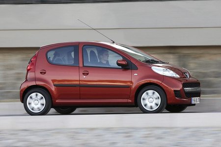 Caen las matriculaciones de turismos y todoterrenos por primera vez en 10 meses