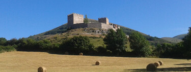 El castillo medieval sobre un colina en Cantabria que tardó tres siglos en construirse y se puede visitar 