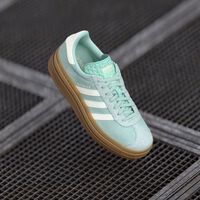Adidas lanza sus nuevas Gazelle de plataforma con más comodidad, estilo y rebajadas a mitad de precio  