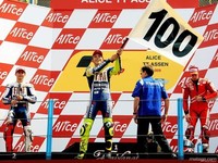 Rossi llega a las 100 victorias en Assen 2009