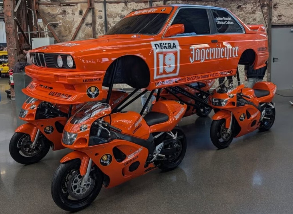 Un BMW M3 E30 con 'ruedas' de 600 cc: la salvaje creación sobre cuatro Suzuki GSX-R que ha dividido a los amantes del tuning en Europa