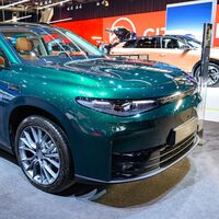 Dona de Fiat e Jeep quer entrar na briga de elétricos no Brasil e traz marca própria chinesa para bater de frente com BYD no país