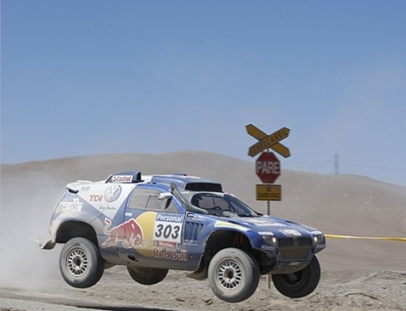 dakar2010_carlos-sainz-tercero-en-la-septima-y-sigue-lider.jpg