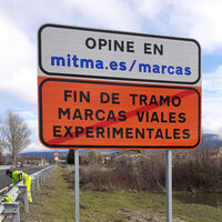 La DGT estrena una 'nueva' señal para los adelantamientos y quiere que le digas qué te parece 