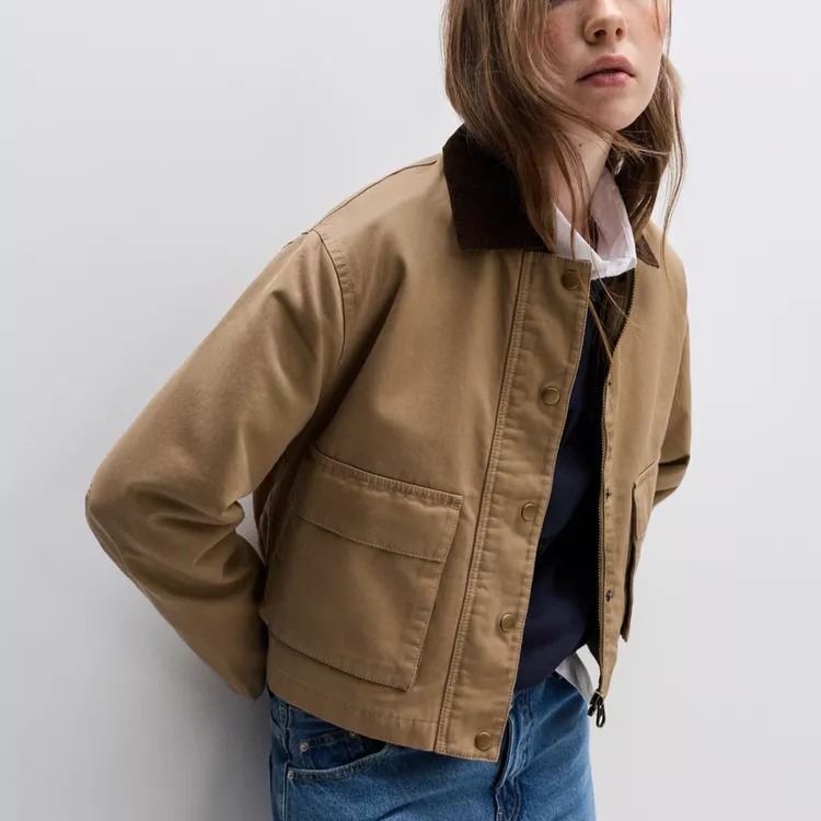 Chaqueta encerada en color beige