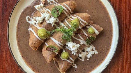 Enfrijoladas fáciles con solo 5 ingredientes: la receta rendidora que nunca falla
