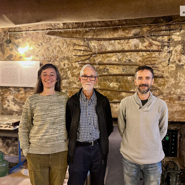 Esta familia del Penedès lleva casi 100 años haciendo cavas de larguísima guarda que, además, son un regalo en calidad-precio