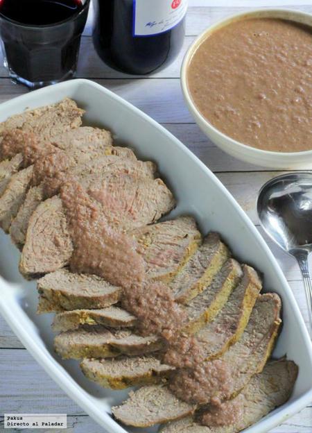Receta de ternera asada con cebolla, especias de Jaipur y vino tinto