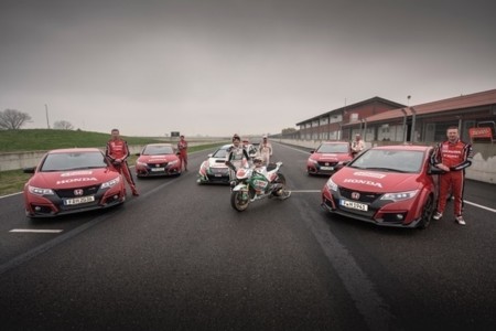 Una RC213V, cuatro Civic Type-R, un Civic WTCC y una cámara de 360º... adoro el viernes