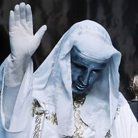 Su nombre ni siquiera aparece en los créditos, pero esta superestrella interpretó al rey enmascarado en Cruzada 