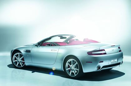 Aston Martin V8 Vantage Roadster, presentación oficial