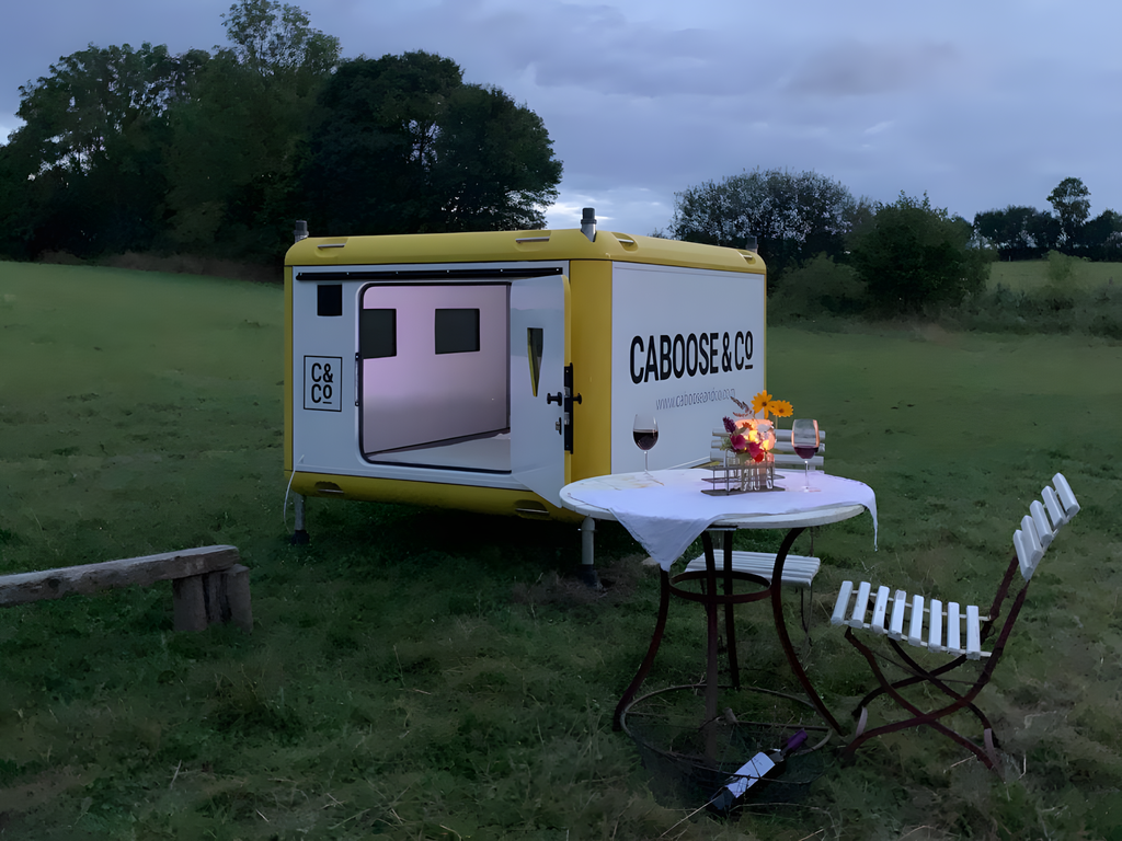 Esta cápsula futurista te permite tener una pequeña habitación en cualquier lugar. Lo mejor es que se instala en cinco minutos 