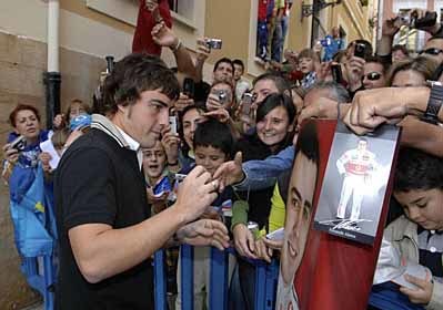 Alonso ya es piloto Renault a todos los efectos