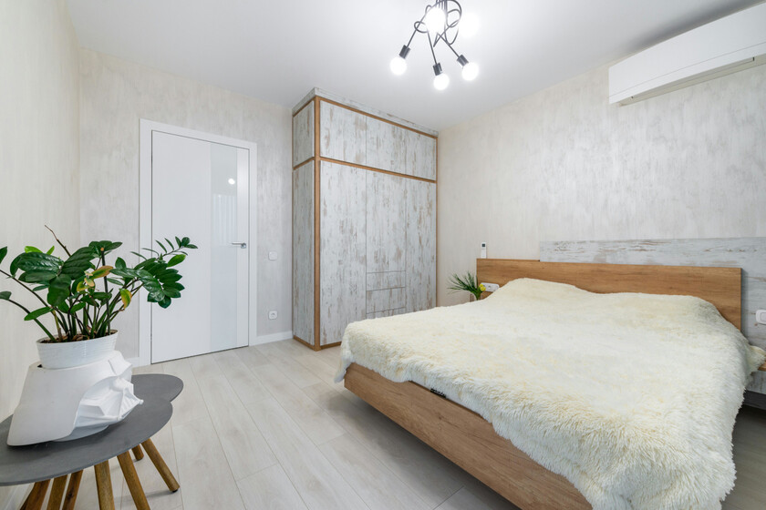 De bandeja a cabecero: el hack de Ikea que convierte tu pared en arte escandinavo