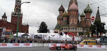 Kamui Kobayashi debuta en roadshow con Ferrari... y se accidenta